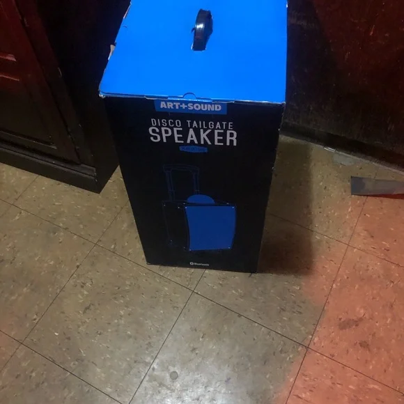 Art + sound Disco Tailgate Bluetooth Speaker